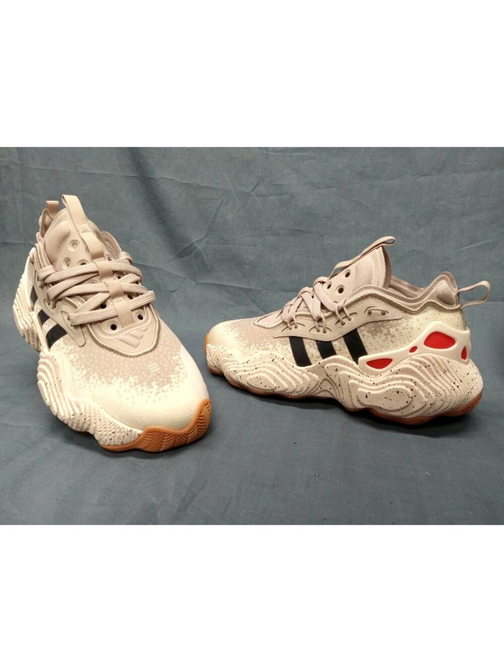 Adidas Trae Young 3 J Sneaker Mesh Wonder Beige Black Boys Size 4 NEW IN BOX!